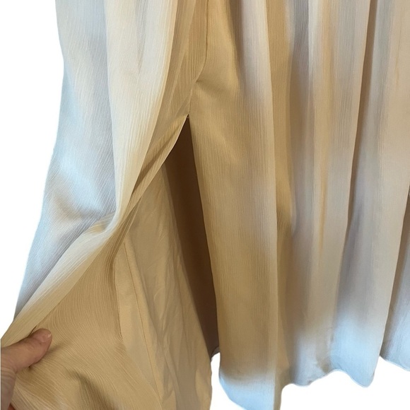 David’s Bridal 1 Shoulder with Front Split Plus Size Long Dress - Prom / Wedding - Picture 6 of 11